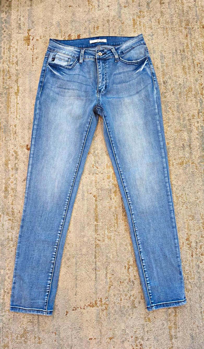 KanCan Women’s Light Wash Blue Mid-Rise Skinny Jeans Slim Stretch Size 11